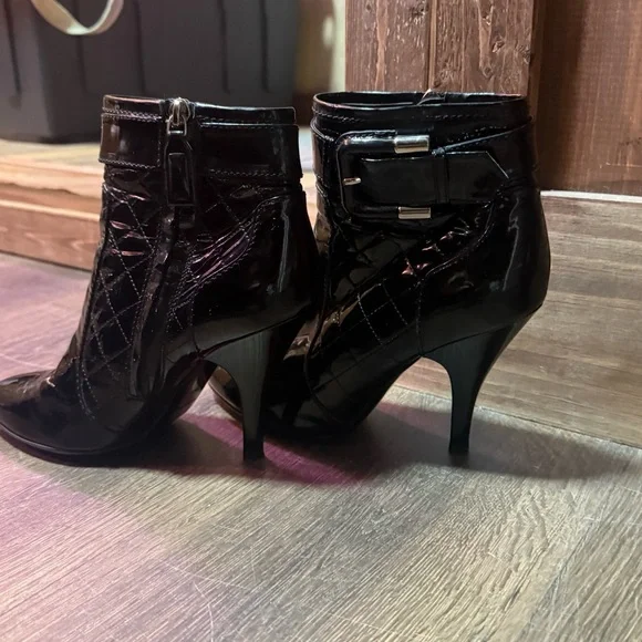 🔥 Burberry Black Patent Leather Quilted Ankle Boots Size 38.5 – Made in Italy 🔥 - Picture 4 of 10